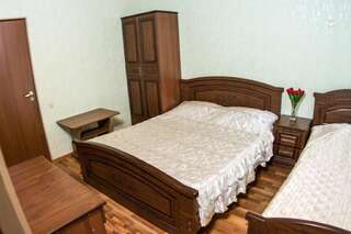 Гостиница Guest House Chernomor Адлер Стандартный трехместный номер-1